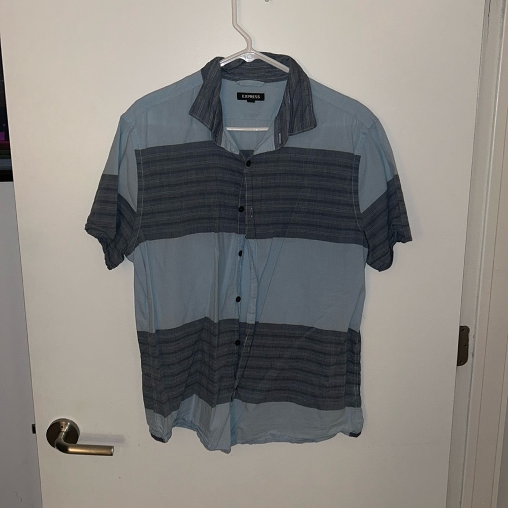 EXPRESS blue short sleeve button-down